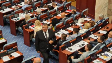 Photo of Пратениците од власта го одбија предлогот за 600 евра минимална плата
