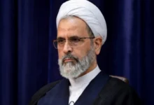 Photo of Кој е клерикот Алиреза Арафи, човекот кој одеднаш се најде во центарот на борбата за власт во Иран?