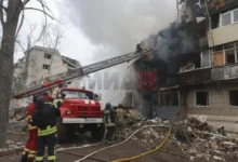 Photo of Осуммина загинати во руски ракетен напад врз станбена зграда во Харков