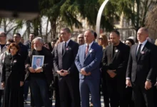 Photo of Мицкоски на одбележувањето на годишнината од пожарот во Кочани: Нека споменот за нив остане вечен, а нашата заедничка човечност и единство да нè водат напред