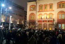 Photo of Протести во центарот на Белград по влегувањето на полицијата во Ректоратот на Универзитетот