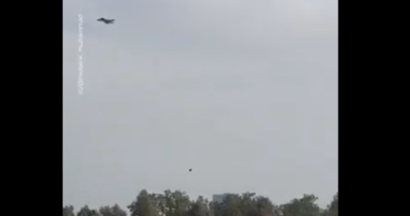 Photo of (ВИДЕО) Два дрона се урнаа во близина на аеродромот во Дубаи, има повредени