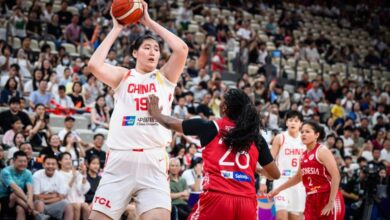Photo of (ВИДЕО) Кинеска кошаркарка на 19 години е висока 220 сантиметри – доминира под обрачите