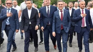 Photo of Падна договор ВРЕДИ да стане една партија – Меџити и Касами копретседатели, Сали генерален секретар