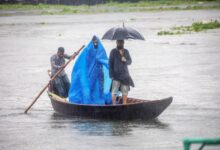 Photo of Најмалку 24 лица загинаа откако автобус се урна во река додека се обидуваше да се качи на ферибот во Бангладеш