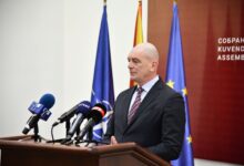 Photo of Пратениците од ЗНАМ предлагаат со мотоцикл да може да управува лице кое има возaчка дозвола од Б категорија