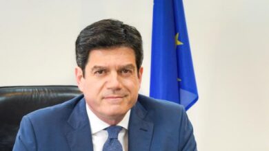 Photo of Евроамбасадорот Рокас поминал пеш во центарот на Скопје