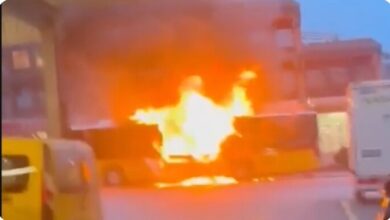 Photo of (Видео) Трагедија во Швајцарија: Неколку лица загинаа во пожар во автобус, лице се полило со бензин и се запалило внатре