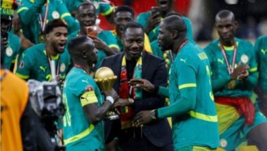 Photo of Сенегал не го дава пехарот – селекторот го однесе трофејот во воена база, на безбедно