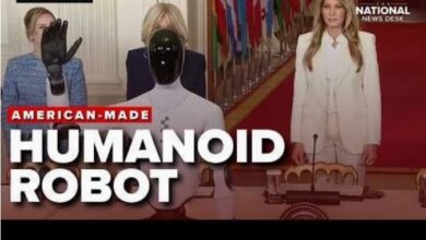 Photo of Меланија Трамп пристигна на самит во Белата куќа во придружба на хуманоиден робот