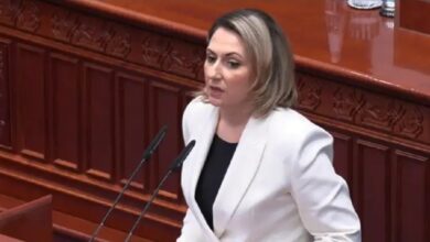 Photo of Ајдари: Документите денес пристигнуваат само на македонски, за време на Џафери беа двојазични