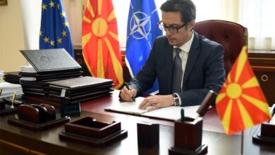 Photo of Пендаровски: Албанскиот е службен јазик во Македонија, но има проблем со практичната примена