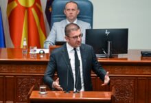 Photo of Мицкоски за министерката Јаневска: Жената е ожалостена бидејќи сопругот неодамна ѝ почина, не е добро некој така да ѝ се обраќа