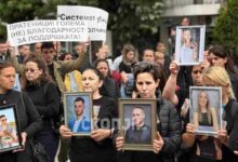 Photo of „Две страници читање и толку, ниту едно дете не беше спомнато по име“, родителите на жртвите од „Пулс“ разочарани од комеморацијата