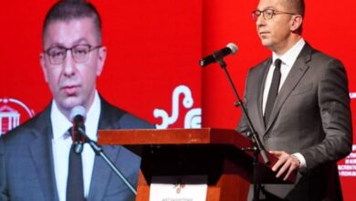 Photo of По реакциите на родителите, Мицкоски ги прочита имињата на жртвите од Кочани: „Луѓето чии животи згаснаа не се бројка, туку личности“