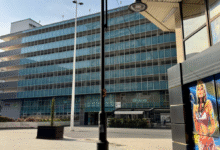 Photo of Евроамбасадорот Рокас поминал пеш во центарот на Скопје, еве што сликал