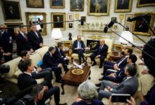 Photo of „Со години одат во чевли што не се толку удобни“: Трамп им купи чевли на членовите на својот Кабинет