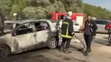 Photo of Видео: МВР: Едно лице е повредено во пожар на автомобили и сува трева на скопското Кале