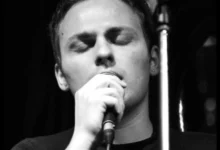 Photo of Грчкиот пејач Јоанис Лакис вечер ќе настапи во Струмица, утре во Скопје