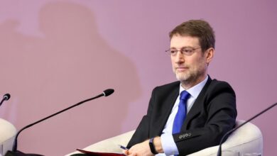 Photo of Албанската опозиција бара оставка од шефот на дипломатијата оти наводно употребил навредлива реторика кон Албанците во Македонија