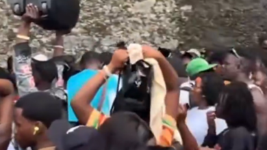 Photo of Хаос на туристичка атракција: Во стампедо најмалку 30 загинаа