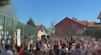 Photo of (ВИДЕО) СДСМ: Деца силно пејат песна за Максим Димитриевски – се злоупотребуваат за политички цели