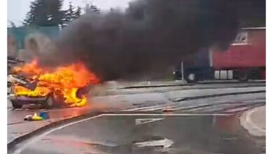 Photo of Aвтомобил гори на кружен тек во Скопје