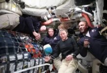 Photo of Астронаутите во „Орион“ спијат висејќи како лилјаци