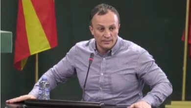 Photo of „Кога лажевте – кога бевте во опозиција или сега?“ – Симоновски со директно прашање до градоначалникот