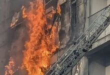 Photo of ВИДЕО: Снимките кои доаѓаат се застрашувачки – гори цела зграда пред болницата „Мајка Тереза“ во Тирана