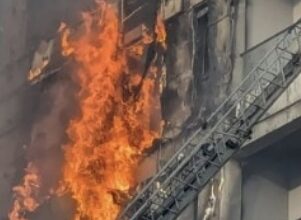 Photo of ВИДЕО: Снимките кои доаѓаат се застрашувачки – гори цела зграда пред болницата „Мајка Тереза“ во Тирана