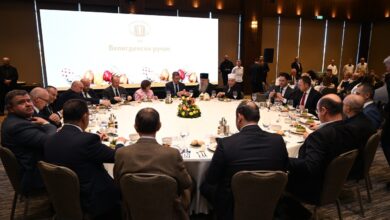 Photo of Мицкоски организира раскошни гозби додека граѓаните едвај врзуваат крај со крај – СДСМ со критики за Велигденскиот ручек на премиерот