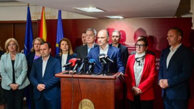 Photo of Пратениците на СДСМ ја напуштаат работата за Изборниот закон