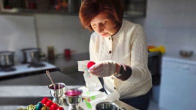 Photo of Претседателката објави слика како вапсува јајца и повика на мир, надеж и семејна сплотеност