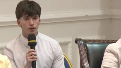 Photo of „Ако премиерот прави се за да ги задржи младите тука, нека не викаат на состаноци на време“, рече претставник на студентите