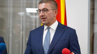 Photo of Мицкоски: Велигден нè потсетува дека по секоја темнина доаѓа светлина