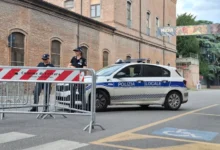 Photo of Филмски грабеж во Неапол – крадци носеле маски со ликови од актери, држеле 25 заложници и избегале