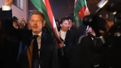 Photo of (ВО ЖИВО) Се слави на улиците, Маѓар им се обрати на поддржувачите: „Унгарија победи“