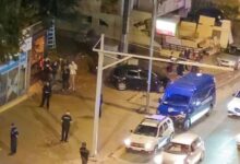 Photo of Хаос при апсење во Чаир: Група луѓе застанала на пат на полицијата, па тие пукале во воздух