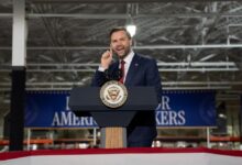 Photo of Венс го брани Трамп: „Папата нека се занимава со црквата, а не со американската политика“