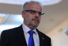 Photo of Џафери го запечати исклучувањето на албанскиот јазик од правосудниот испит, обвинија од ВЛЕН