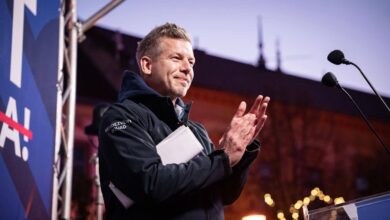 Photo of Противникот на Орбан со остра порака за изборните нерегуларности: „Препорачувам никој да не оди во затвор наместо мафијата на Фидес“