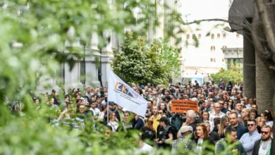 Photo of „Договорите не се поништуваат“ и „Уметниците не се понижуваат“ – порака на СКРМ пред Уставен