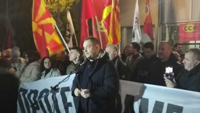 Photo of „ДОКОЛКУ МИТРЕСКИ САКАЛ, МОЖЕЛ ДА СЕ КАНДИДИРА“: Се огласи Трендафилов по објавата на Митревски дека незаконски е сменет од претседателското место