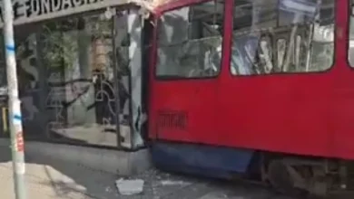 Photo of Најмалку петмина повредени откако трамвај излета од шини и удри во зграда во Белград