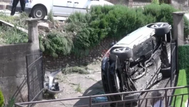 Photo of Автомобил се преврте на штипската улица „Панче Караѓозов“, по што заврши во двор на една од куќите