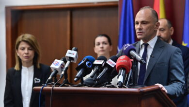 Photo of (ВИДЕО) Филипче: Се повлекуваме од Комисијата, СДСМ нема да учествува во брутално, задолжување на државата за криминални тендери