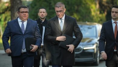 Photo of Мицковски се закани до обвинители-Трпението е при крај,ќе ви дишам во врат?!