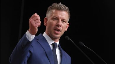 Photo of Мојот зет е најкомпетентен да ги исправи грешките на Орбан, рече Маѓар откако го назначи сопругот на својата сестра за министер