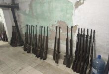 Photo of (ФОТО) Голем скандал во Прилеп: Стрелачки клуб тајно продавал оружје на лица без дозвола, запленет цел арсенал пушки